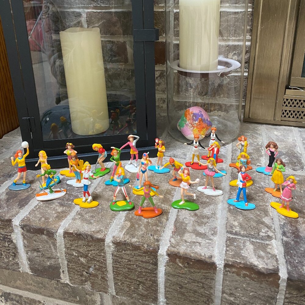 LOT (25) TARA TOY Tiny Teeny Figurines Vintage Sports Pageant Professional